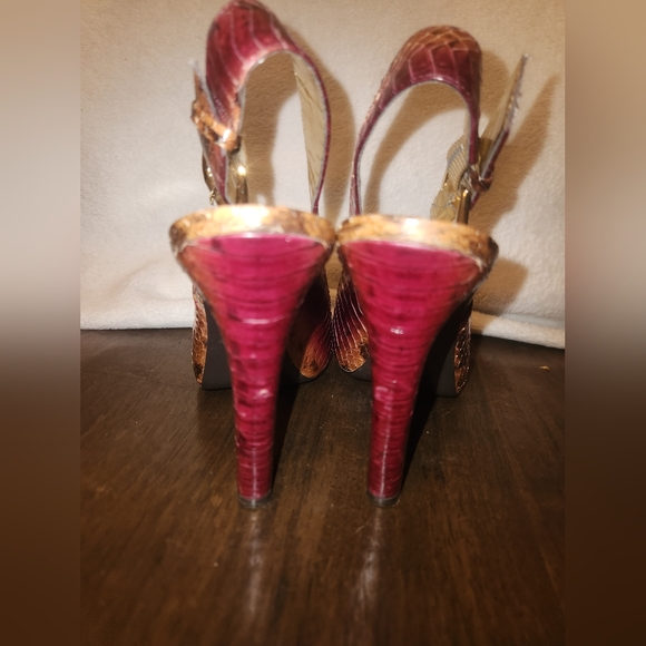 BcbGirls purple/pink snake skin gold buckle open heel toes womens US size 7 - Picture 3 of 7